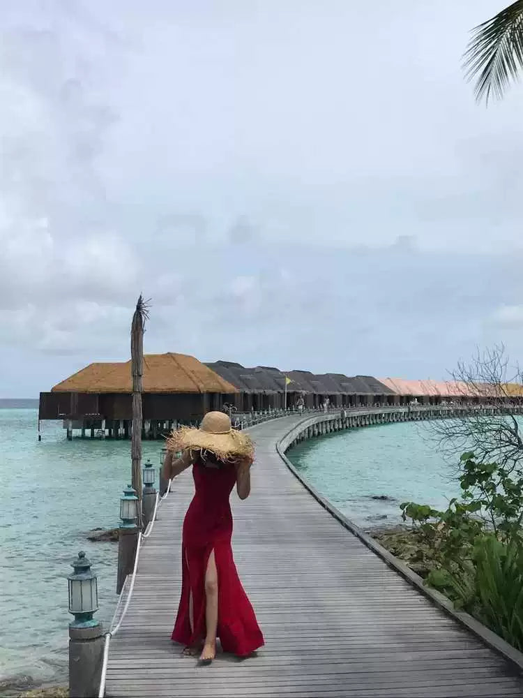 Isla Fringe Raffia Sun Hat – Oversized Wide Brim Beach Hat with Raw Edge Detail