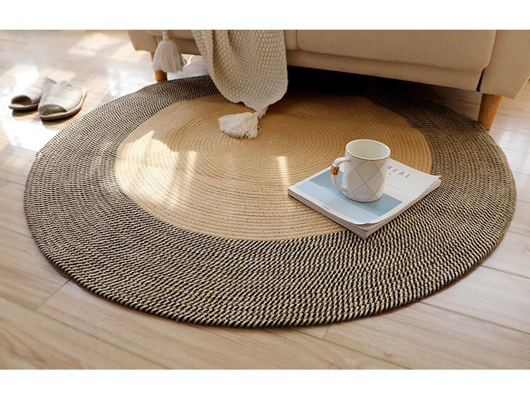 Noir Edge Round Raffia Rug – Minimalist Natural Fiber Floor Mat in Sand & Black