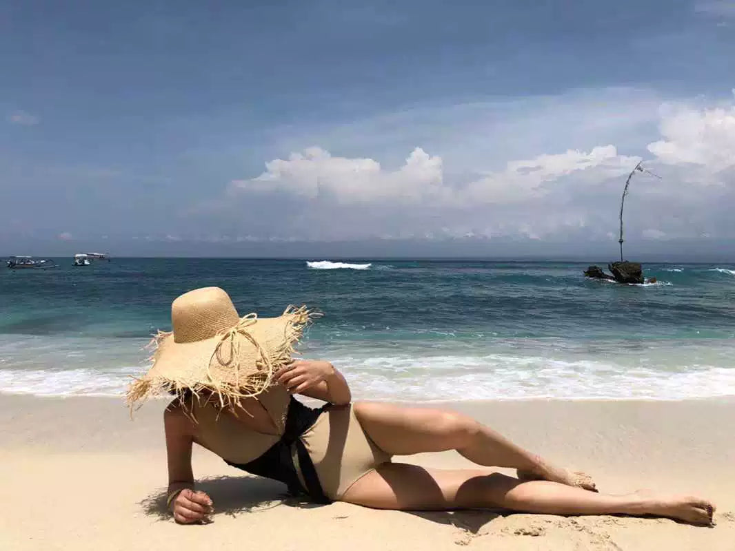 Isla Fringe Raffia Sun Hat – Oversized Wide Brim Beach Hat with Raw Edge Detail