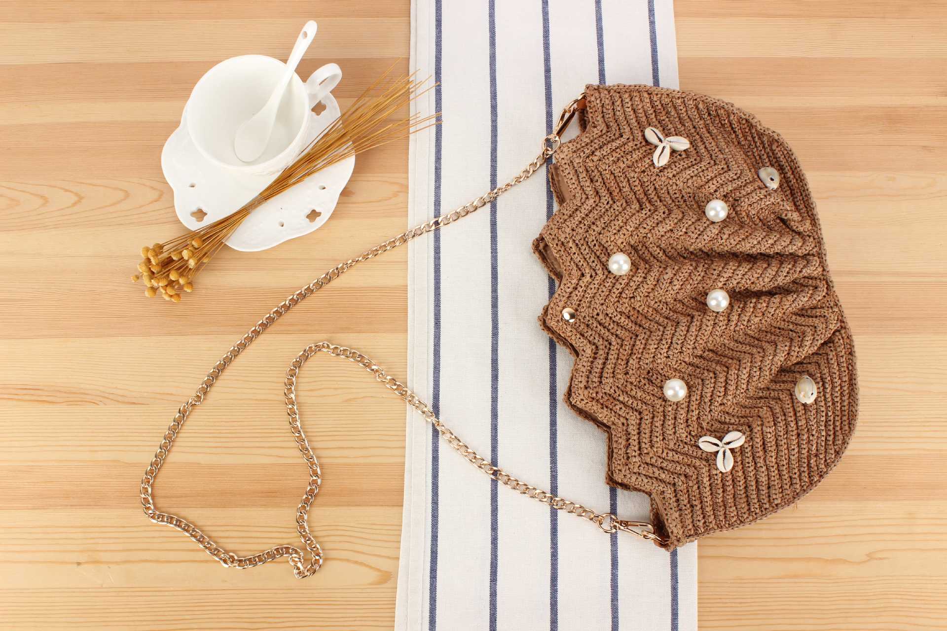 Marina Shell Raffia Bag – Handwoven Straw Beach Bag Clutch with Pearls and Cowrie Shells