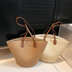 Seaside Raffia Tote – Classic Straw Bag with Vegan Leather Handles