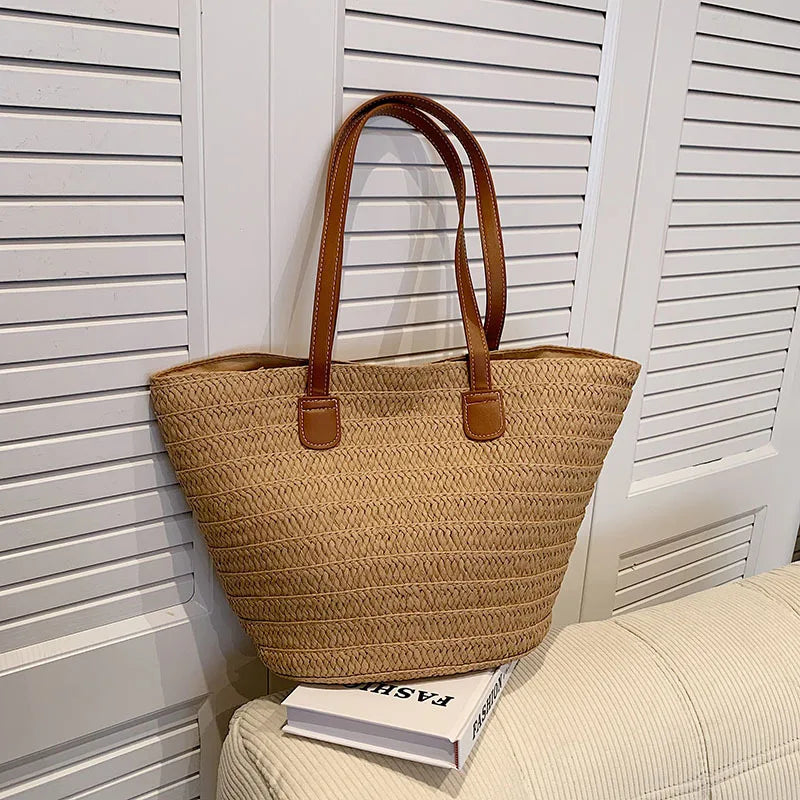 Seaside Raffia Tote – Classic Straw Bag with Vegan Leather Handles