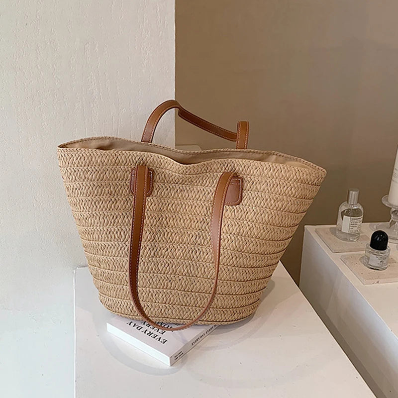 Seaside Raffia Tote – Classic Straw Bag with Vegan Leather Handles