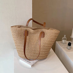 Seaside Raffia Tote – Classic Straw Bag with Vegan Leather Handles