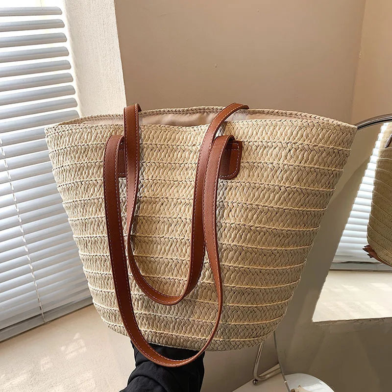 Seaside Raffia Tote – Classic Straw Bag with Vegan Leather Handles